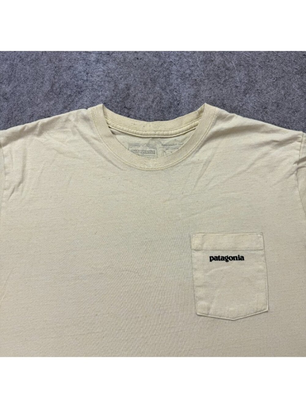 Patagonia Responsibili-Tee T-Shirt Men L Yellow Crew Neck P-6 Logo Short Sleeve